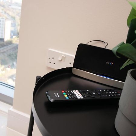 The Skyline - Luxury City Centre Flat With Designated Parking Cardiff Exterior photo