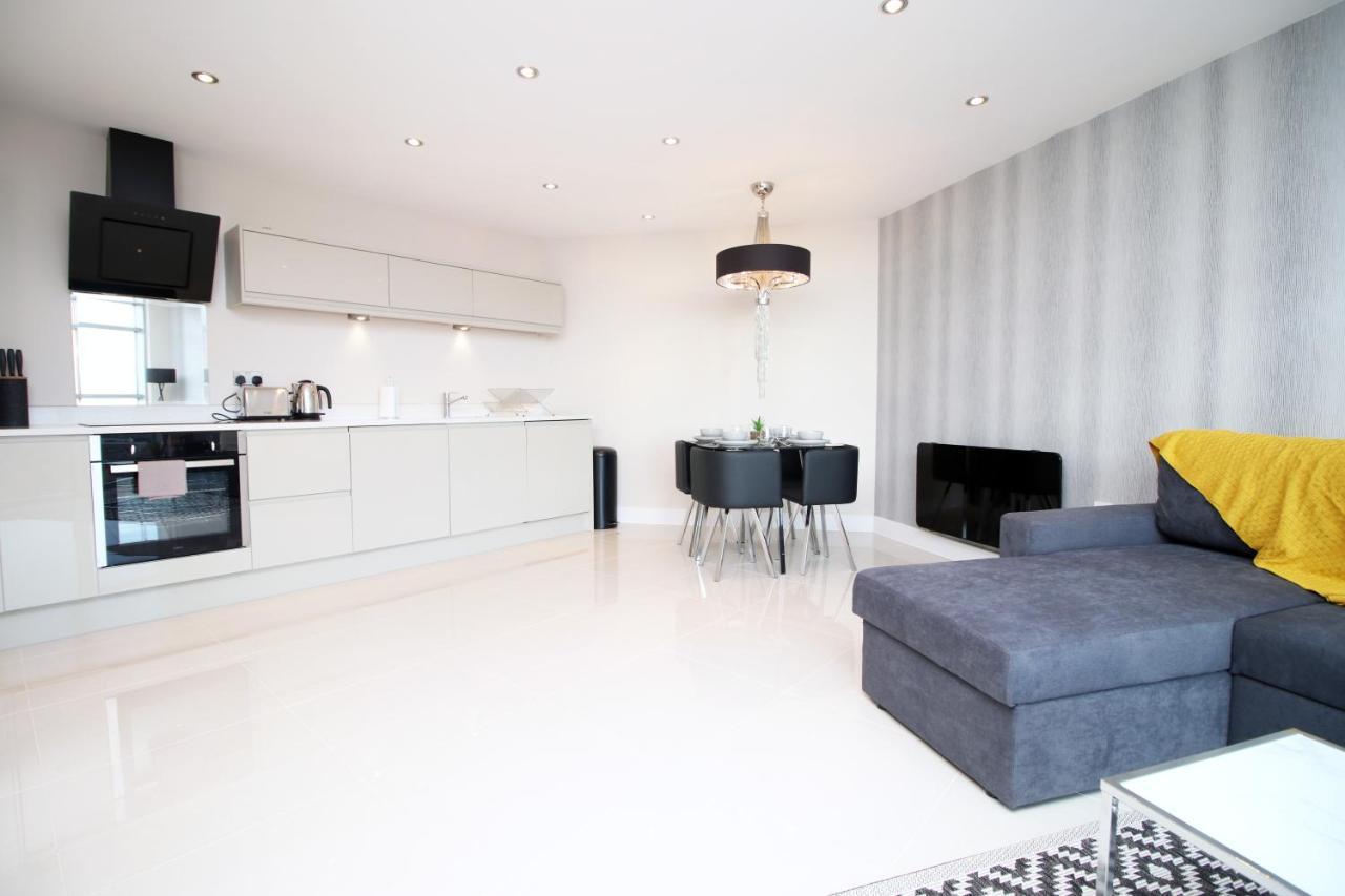 The Skyline - Luxury City Centre Flat With Designated Parking Cardiff Exterior photo