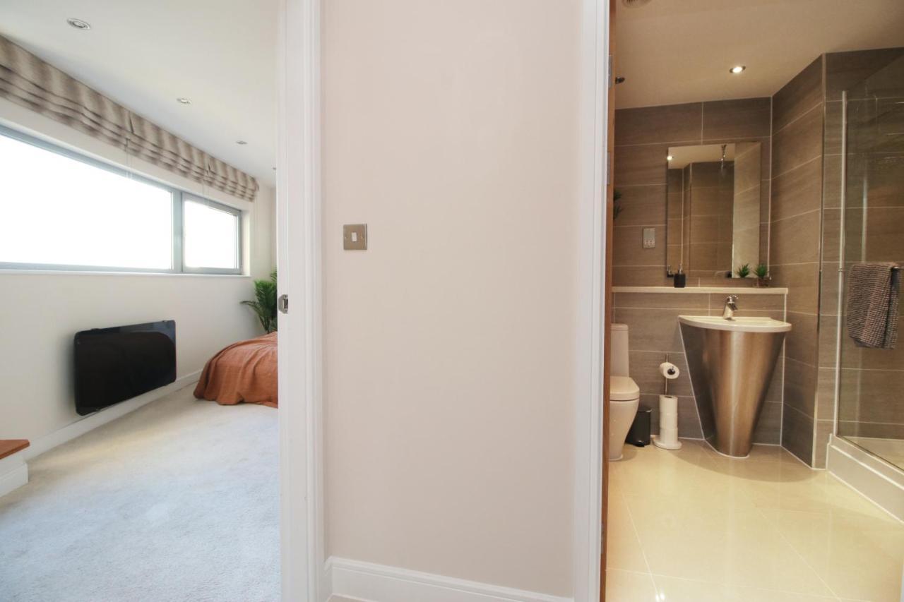 The Skyline - Luxury City Centre Flat With Designated Parking Cardiff Exterior photo